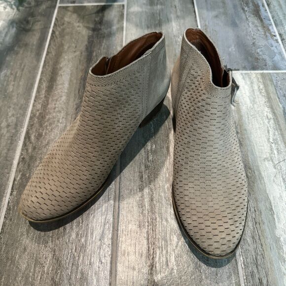 Lucky Brand Gray perforated side zip leather bootie Size 7.5 M Taupe Beige Color - Picture 5 of 6